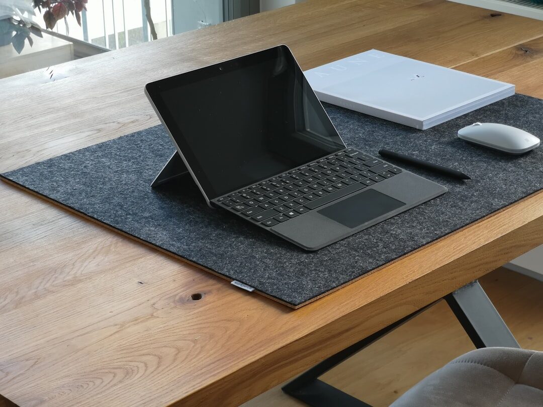 Apple M4 Pro and Intel Ultra 9 comparison