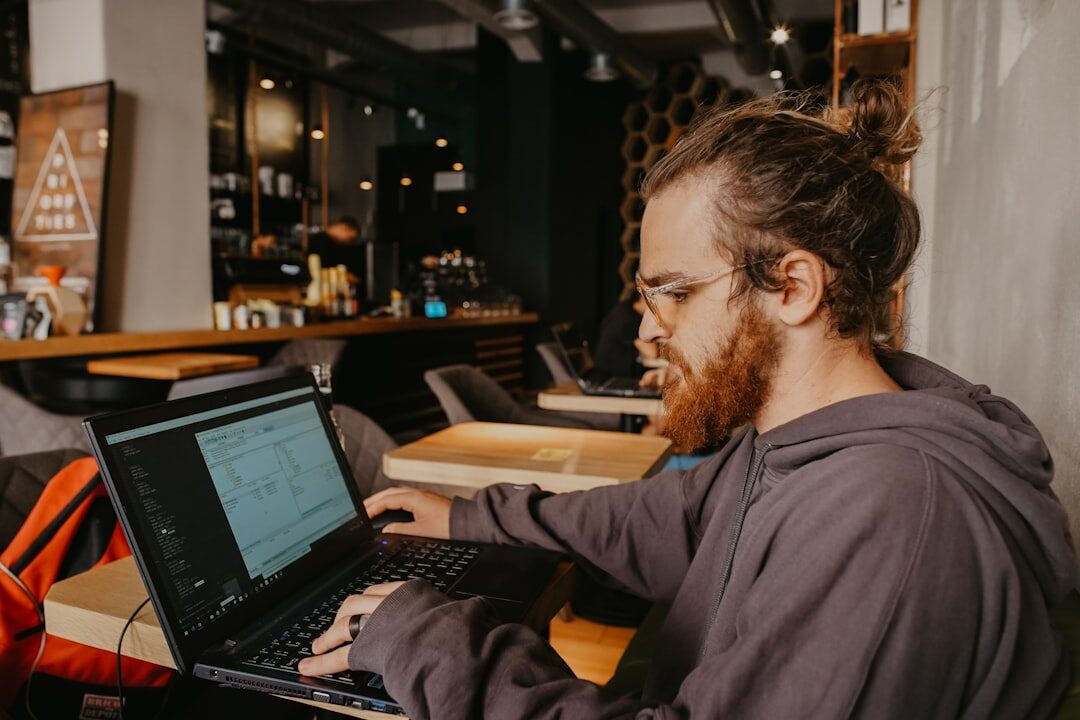 Apple M4 Pro vs Intel Ultra 9: Best Workstation